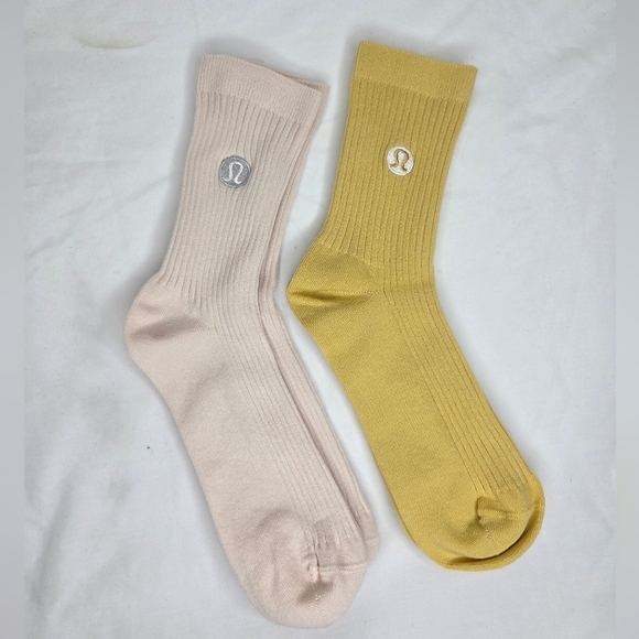 lululemon athletica M - 2 Pairs -Unisex Crew Socks - Yellow and Pink-Cream - Picture 3 of 5